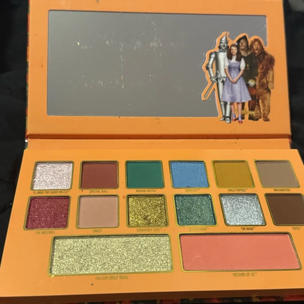 Kylie Cosmetics wizard of oz Eyeshadow Palette - Picture 2 of 3